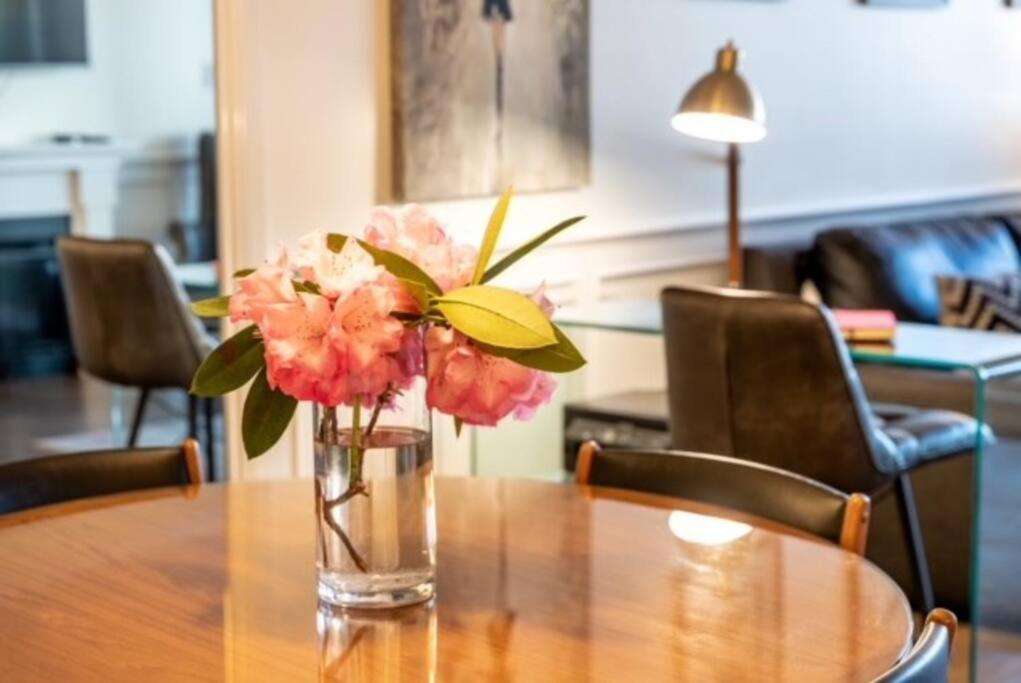 Elegance At The Union Apartment Victoria Exterior photo