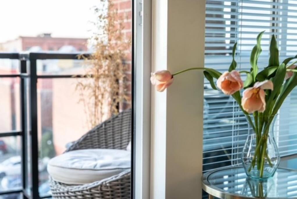 Elegance At The Union Apartment Victoria Exterior photo